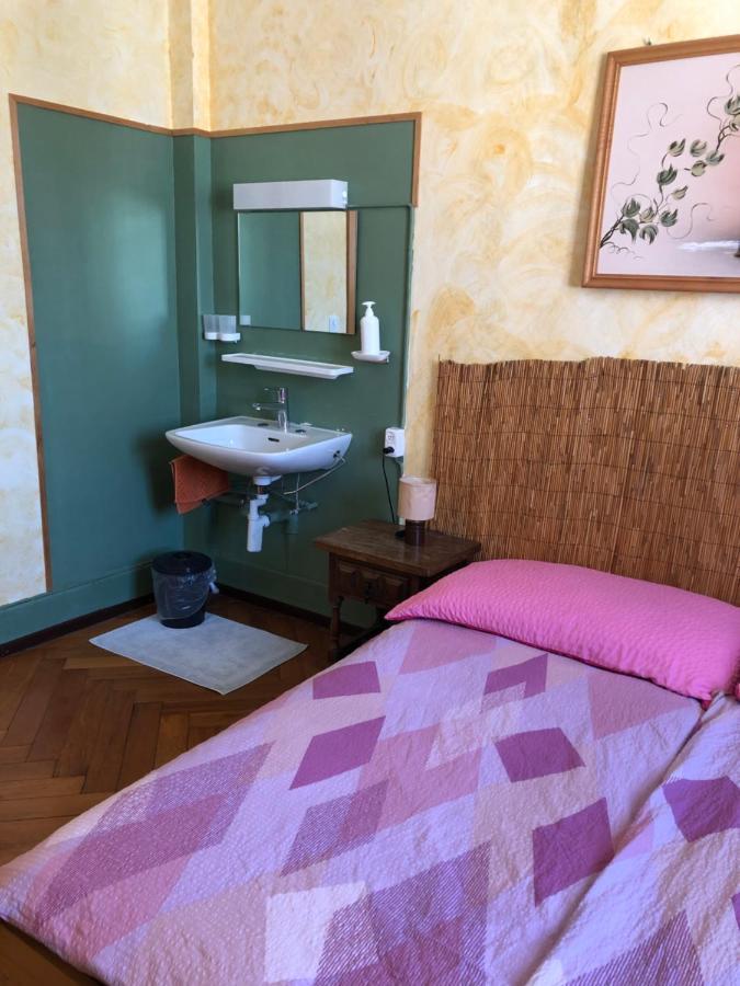 Chambres D'Hotes Le Passiflore Les Brenets Екстериор снимка